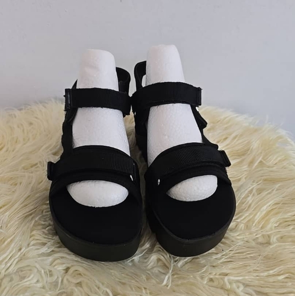 Women's Black Chunky Sole Platform Strap Leather Sandals Size 8.5 🌴 - Picture 2 of 9